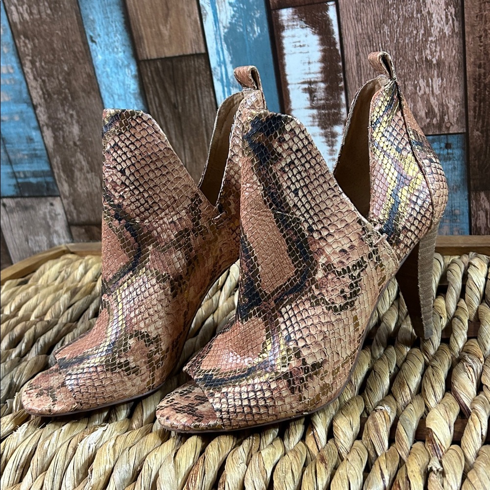 Vince Camuto Tan Snakeskin Heeled Booties 8